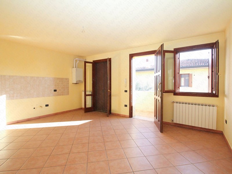 Trilocale in Vendita a Melara, 75'000&euro;, 66 m²
