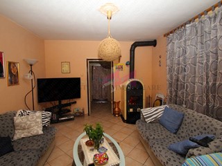 Casa Semi Indipendente in Vendita a Bergantino, 110'000€, 150 m², con Box