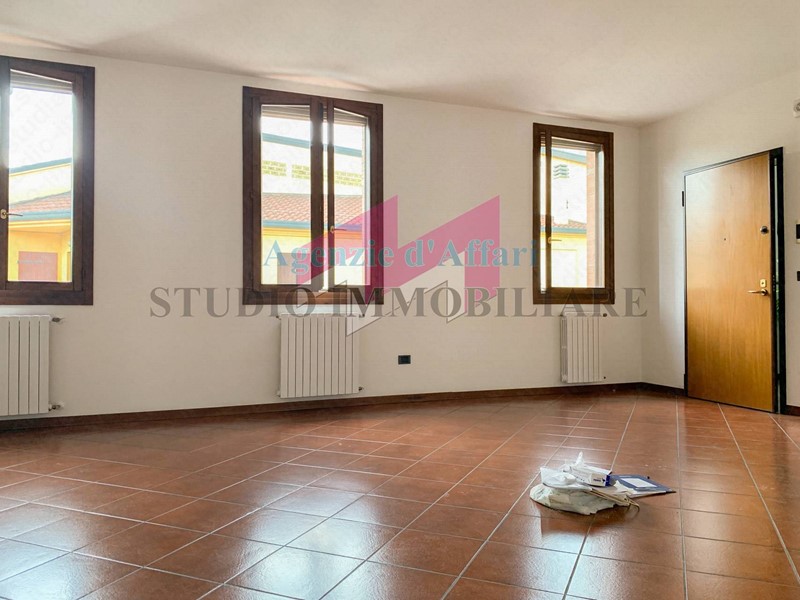 Appartamento in Vendita a Castelmassa, 125'000€, 94 m²