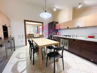 Casa Indipendente in Vendita a Castelnovo Bariano, 105'000€, 279 m²