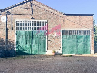 Magazzino in Affitto a Ceneselli, 150€, 82 m²
