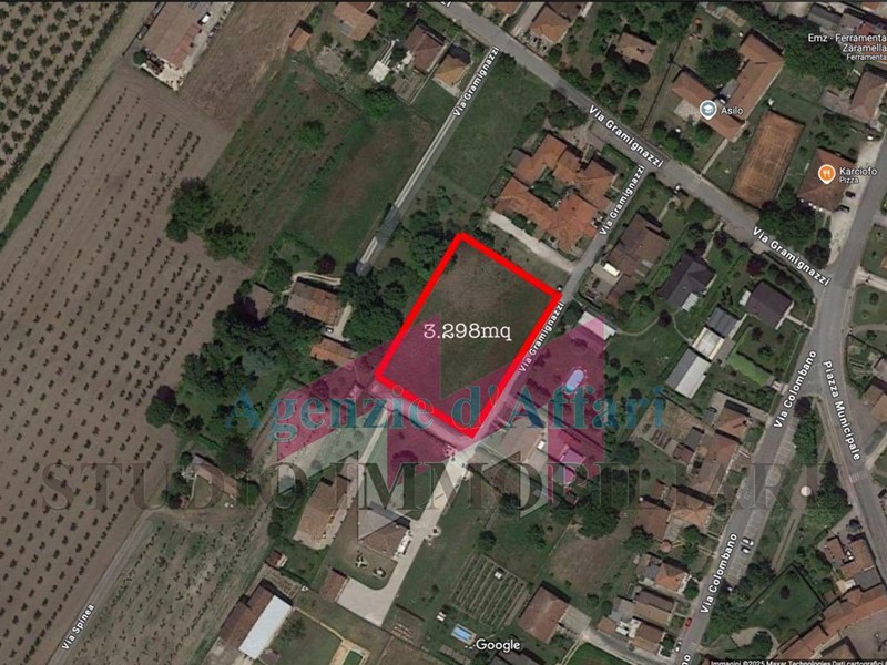 Terreno edificabile in Vendita a Castelnovo Bariano, 115'000€, 3298 m²