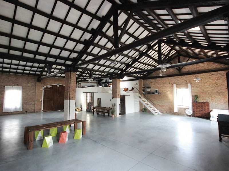 Immobile commerciale in Affitto a Castelmassa, 1'500€, 300 m²