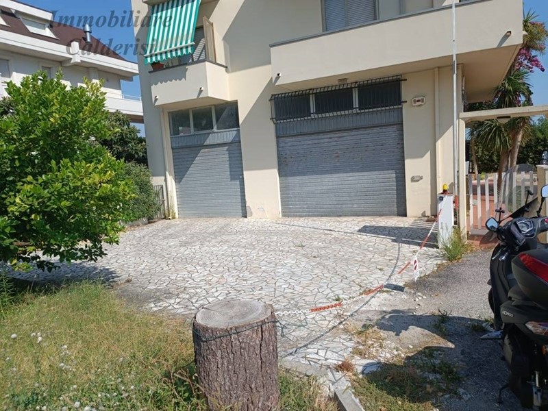 Box in Vendita a San Benedetto del Tronto, 75'000€, 63 m²
