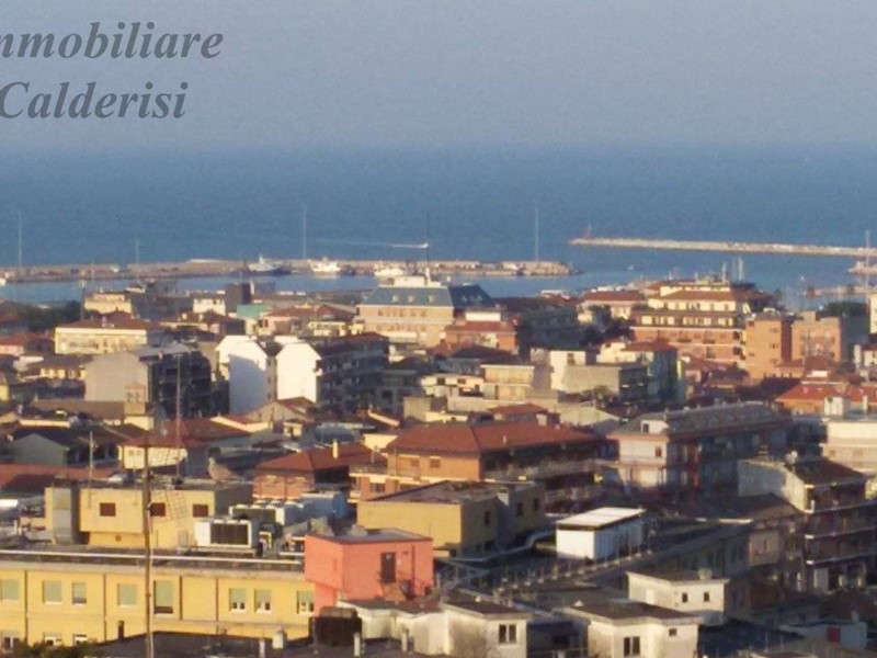 Villa in Vendita a San Benedetto del Tronto, 750'000€, 400 m²