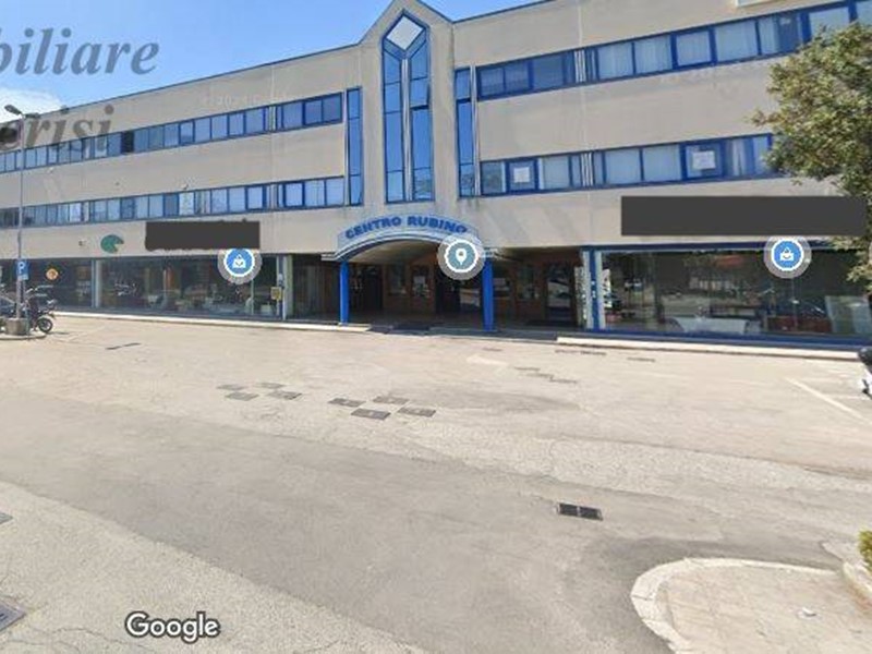 Ufficio in Vendita a San Benedetto del Tronto, 65'000€, 97 m²
