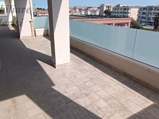 Attico in Vendita a San Benedetto del Tronto, 630'000€, 190 m²