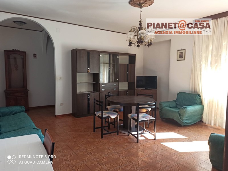 Appartamento in Vendita a Castorano, 65'000€, 140 m²