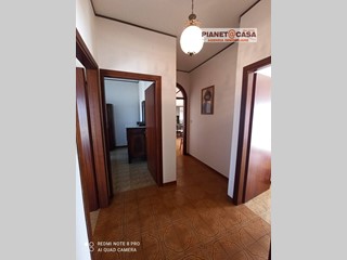 Appartamento in Vendita a Castorano, 65'000€, 140 m²
