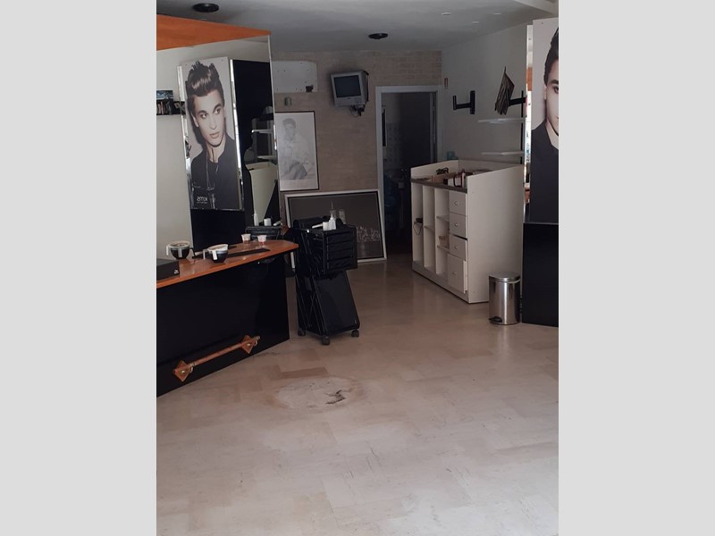 Immobile commerciale in Vendita a Martinsicuro, 65'000€, 60 m²