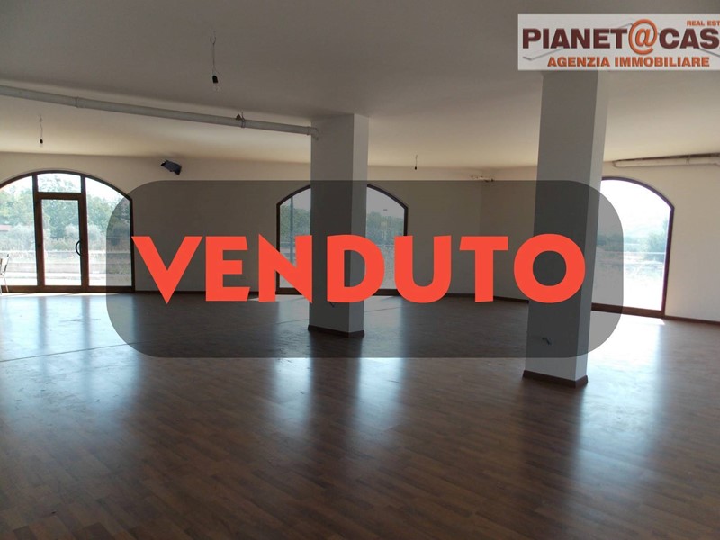 Immobile commerciale in Affitto a Monsampolo del Tronto, 700€, 360 m²