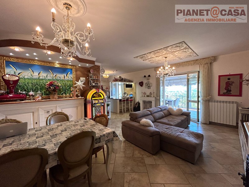 Appartamento in Vendita a Castorano, 229'000€, 200 m²