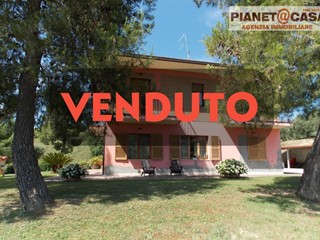 Casa Indipendente in Vendita a Offida, 299'000€, 280 m²