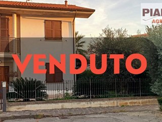 Villetta a schiera in Vendita a Spinetoli, 290'000€, 290 m²