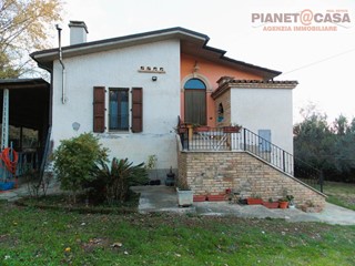 Casa Indipendente in Vendita a Spinetoli, 210'000€, 310 m²