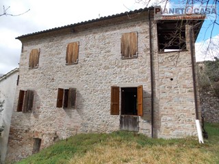 Casa Indipendente in Vendita a Sarnano, 146'000€, 200 m²