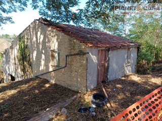 Rustico in Vendita a Appignano del Tronto, 37'000€, 186 m²
