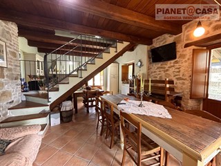 Casa Indipendente in Vendita a Ascoli Piceno, 200 m²