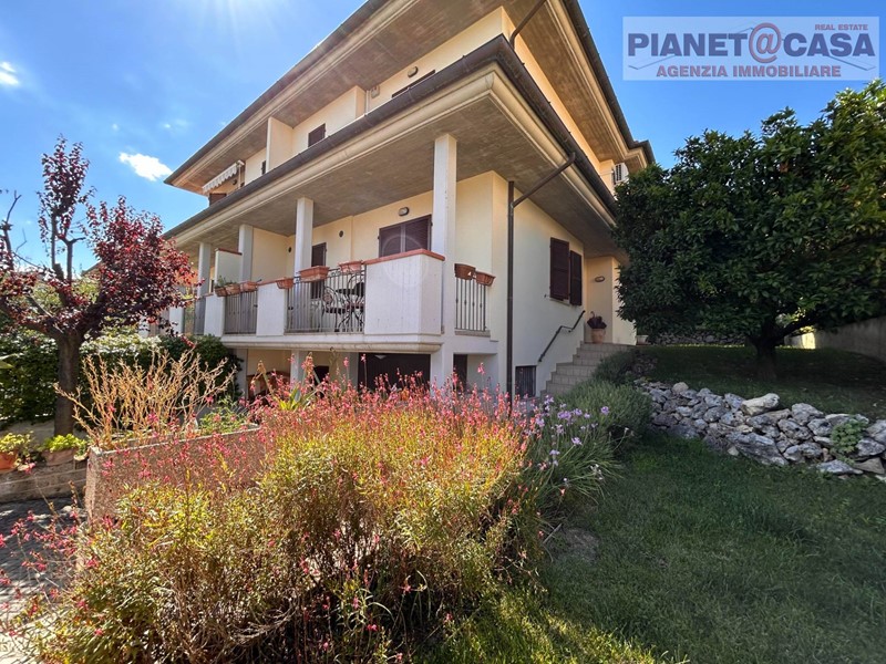 Villetta a schiera in Vendita a Colli del Tronto, 315'000€, 300 m²