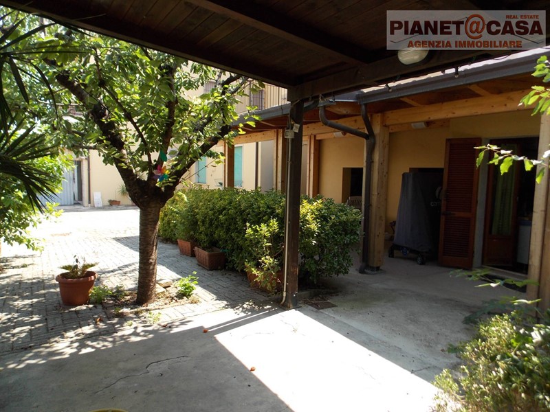 Casa Indipendente in Vendita a Spinetoli, 285'000€, 350 m²