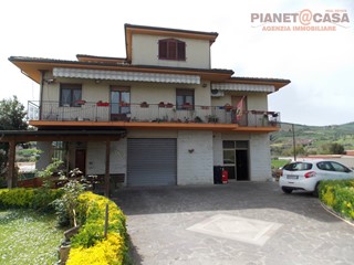 Casa Indipendente in Vendita a Controguerra, 299'000€, 400 m²