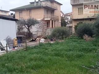 Terreno edificabile in Vendita a Spinetoli, 70'000€, 650 m²