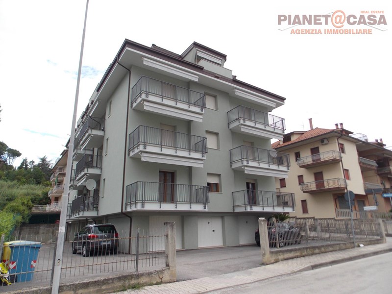 Quadrilocale in Vendita a Spinetoli, 85'000€, 110 m²