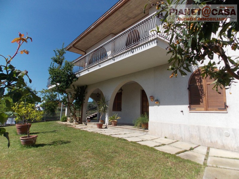 Casa Indipendente in Vendita a Spinetoli, 345'000€, 500 m²