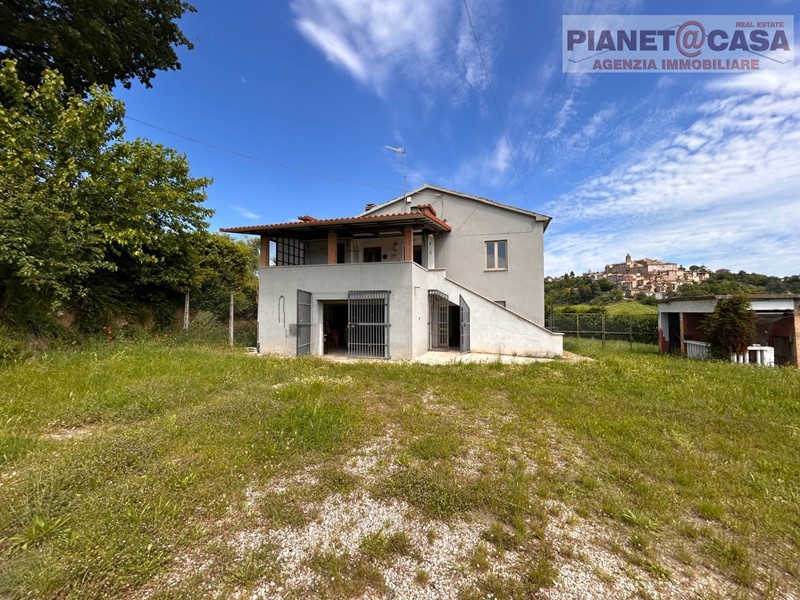 Casa Indipendente in Vendita a Spinetoli, 160'000€, 280 m²