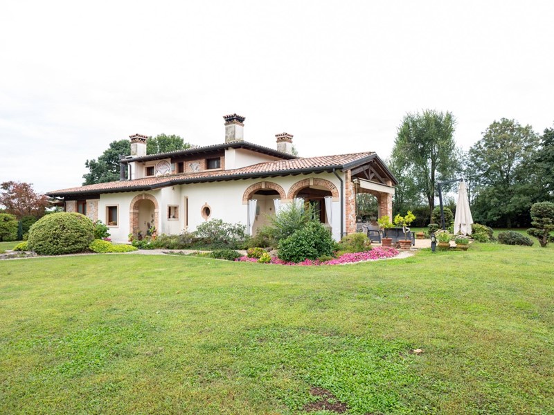 Villa in Vendita a Moriago della Battaglia, 990'000€, 400 m²