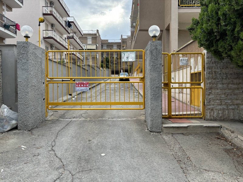 Appartamento in Vendita a Canosa di Puglia, 115'000€, 140 m²