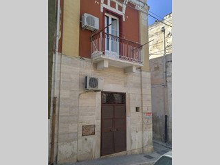 Casa Indipendente in Vendita a Canosa di Puglia, 24'000€, 60 m²