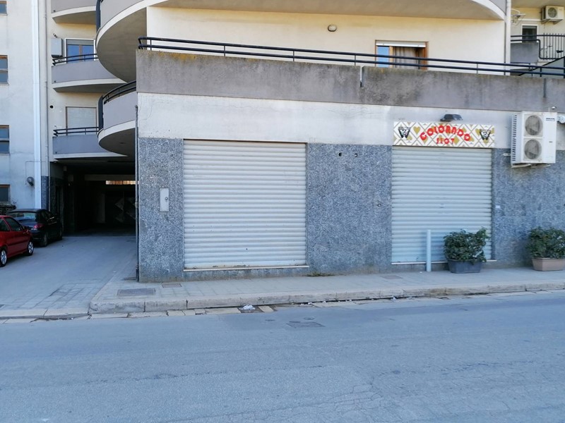 Immobile commerciale in Vendita a Canosa di Puglia, 15'000€, 20 m²