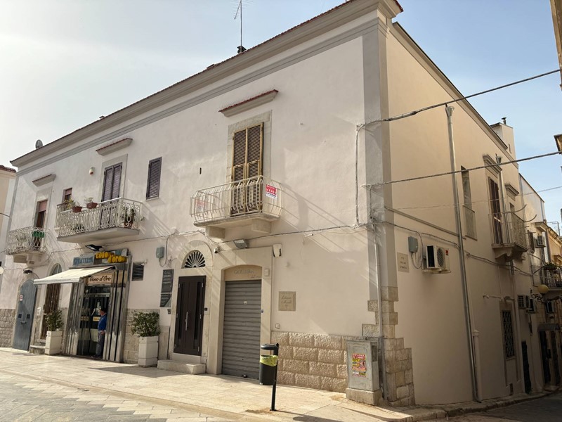 Trilocale in Vendita a Canosa di Puglia, 75'000€, 75 m²