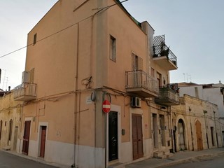 Casa Indipendente in Vendita a Canosa di Puglia, 69'000€, 60 m²