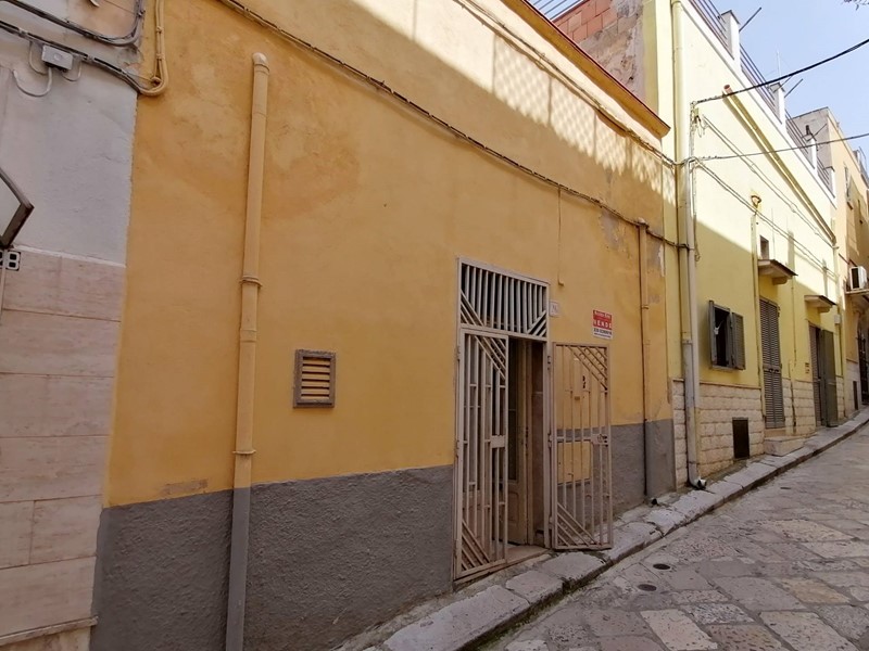 Casa Indipendente in Vendita a Canosa di Puglia, 25'000€, 48 m²
