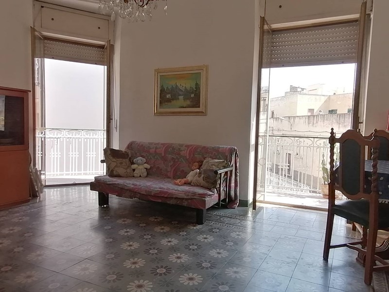 Casa Indipendente in Vendita a Canosa di Puglia, 85'000€, 175 m²