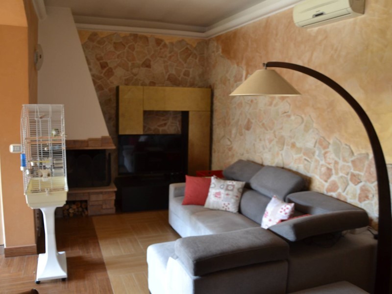 Casa Indipendente in Vendita a Canosa di Puglia, 135'000€, 200 m²