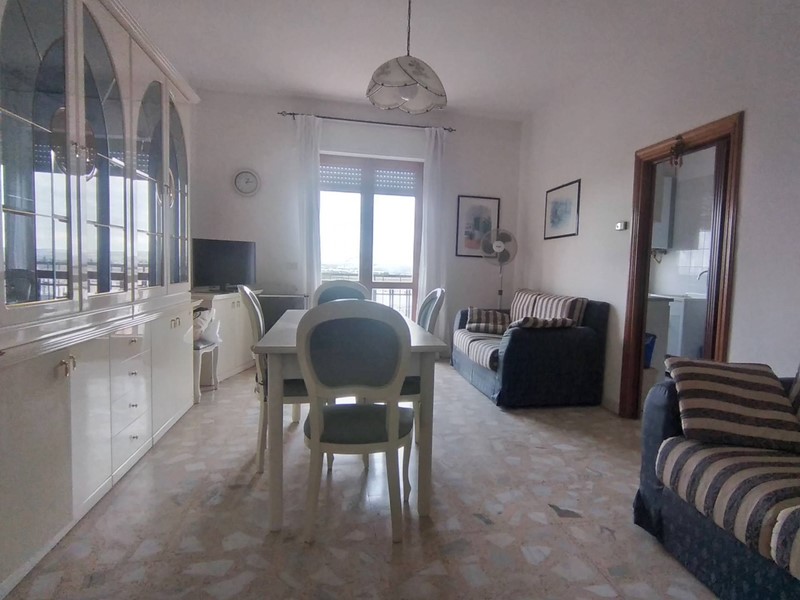 Trilocale in Vendita a Canosa di Puglia, 69'000€, 90 m²
