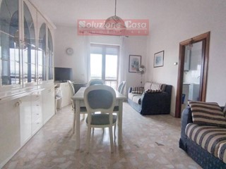Trilocale in Vendita a Canosa di Puglia, 69'000&euro;, 90 m²