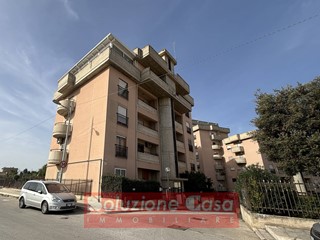 Quadrilocale in Vendita a Canosa di Puglia, 99'000€, 100 m²