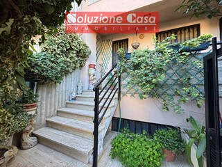 Casa Semi Indipendente in Vendita a Canosa di Puglia, 170'000€, 117 m²