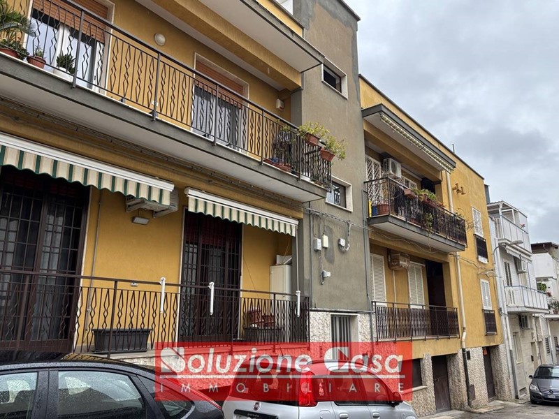 Appartamento in Vendita a Canosa di Puglia, 99'000€, 135 m²
