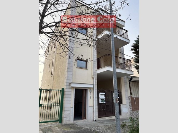 Trilocale in Vendita a Andria, 59'000€, 65 m², con Box
