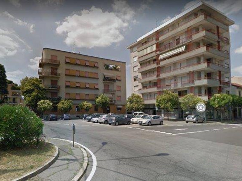 Magazzino in Affitto a Busto Arsizio, 500€, 151 m²
