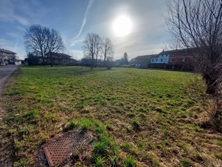 Terreno edificabile in Vendita a Gattico Veruno, 100'000€, 1800 m²