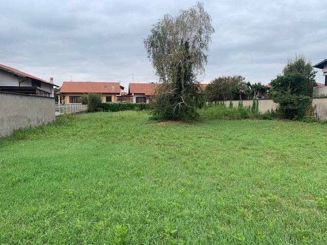Terreno edificabile in Vendita a Arconate, 85'000€, 580 m²