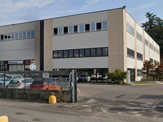 Ufficio in Affitto a Legnano, 2'000€, 170 m²