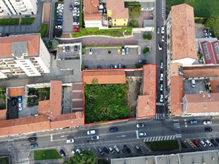 Appartamento in Vendita a Busto Arsizio, 300'000€, 250 m²