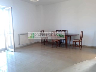 Casa Indipendente in Vendita a Montenero di Bisaccia, 380'000€, 220 m²